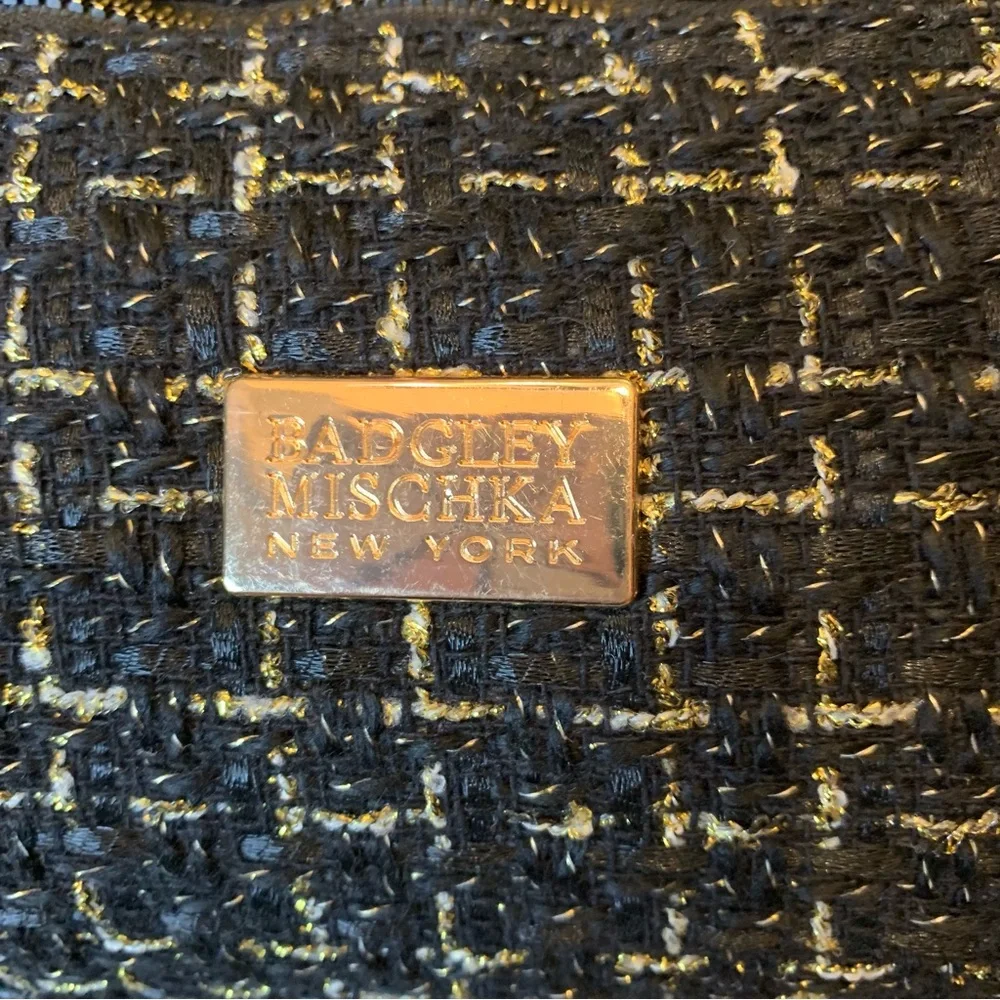Badgley Mischka Black and Gold Elegant Tweed Barrel Bag - Picture 5 of 9
